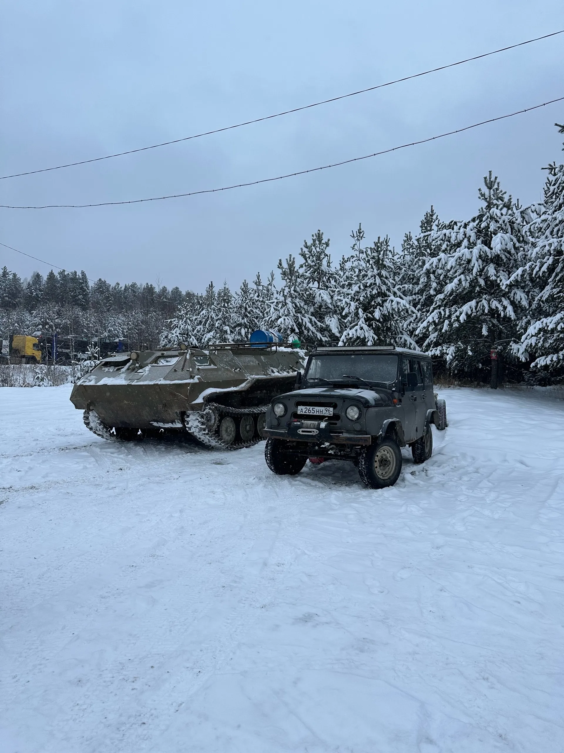 Транспорт на зимней дороге